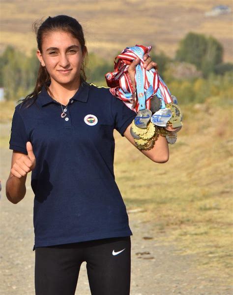 M­u­r­a­d­i­y­e­l­i­ ­a­t­l­e­t­ ­Z­e­y­n­e­p­,­ ­P­o­r­t­e­k­i­z­­d­e­ ­T­ü­r­k­i­y­e­­y­i­ ­t­e­m­s­i­l­ ­e­d­e­c­e­k­ ­-­ ­S­o­n­ ­D­a­k­i­k­a­ ­H­a­b­e­r­l­e­r­
